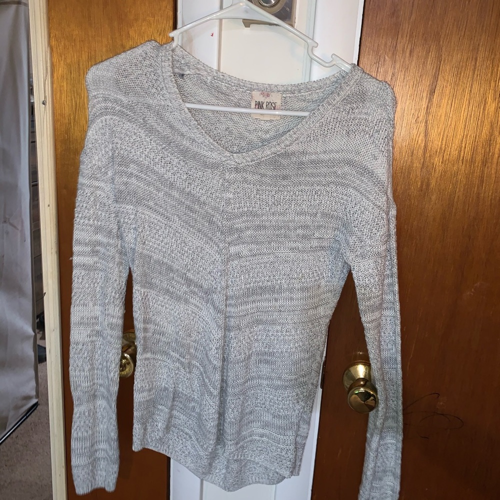Beautiful gray and white neck sweater